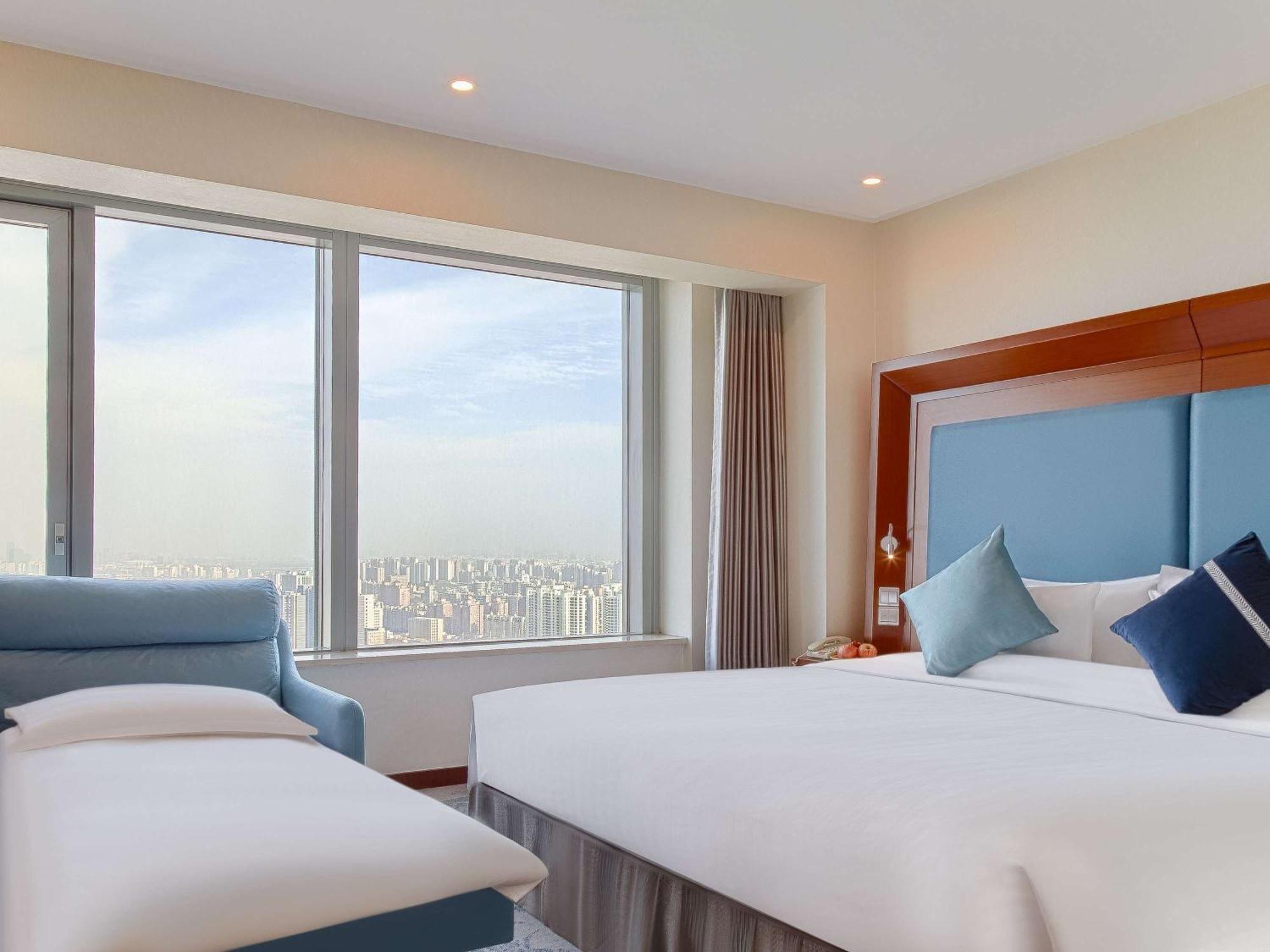 Novotel Atlantis Shanghai - Breakfast In The Clouds With River View In The Revolving Restaurant & 24Hours Free Self-Laundry Zewnętrze zdjęcie
