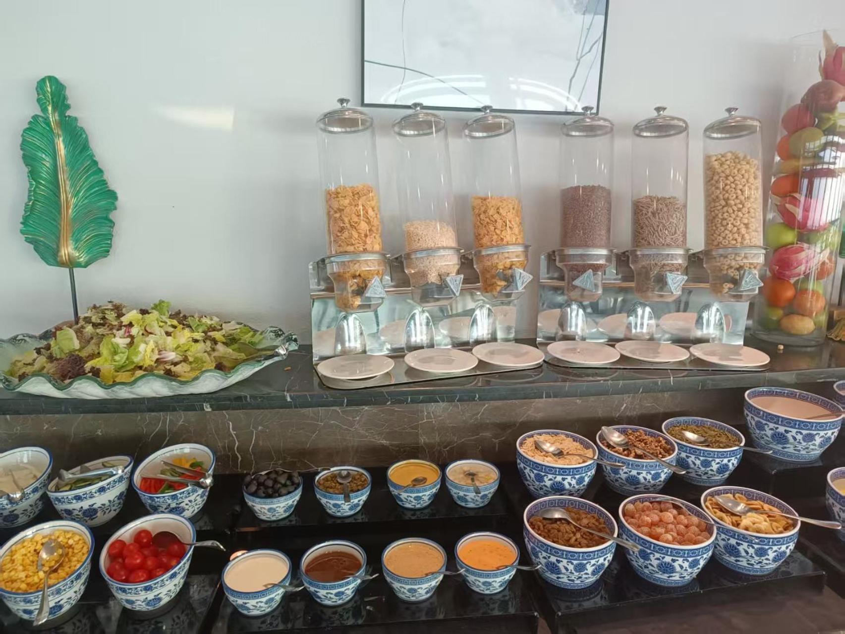Novotel Atlantis Shanghai - Breakfast In The Clouds With River View In The Revolving Restaurant & 24Hours Free Self-Laundry Zewnętrze zdjęcie