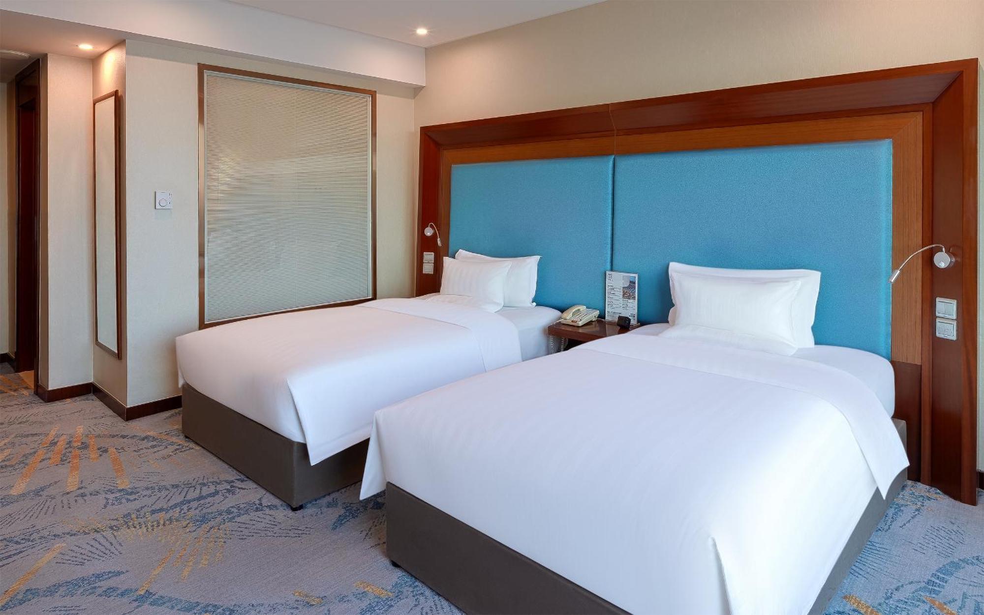 Novotel Atlantis Shanghai - Breakfast In The Clouds With River View In The Revolving Restaurant & 24Hours Free Self-Laundry Zewnętrze zdjęcie