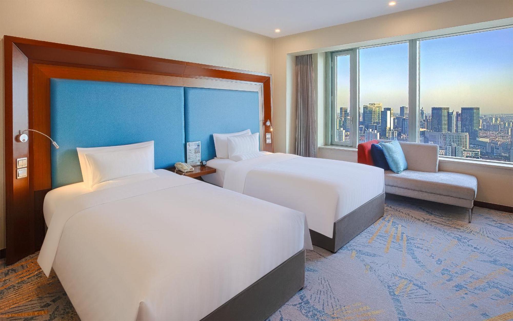 Novotel Atlantis Shanghai - Breakfast In The Clouds With River View In The Revolving Restaurant & 24Hours Free Self-Laundry Zewnętrze zdjęcie