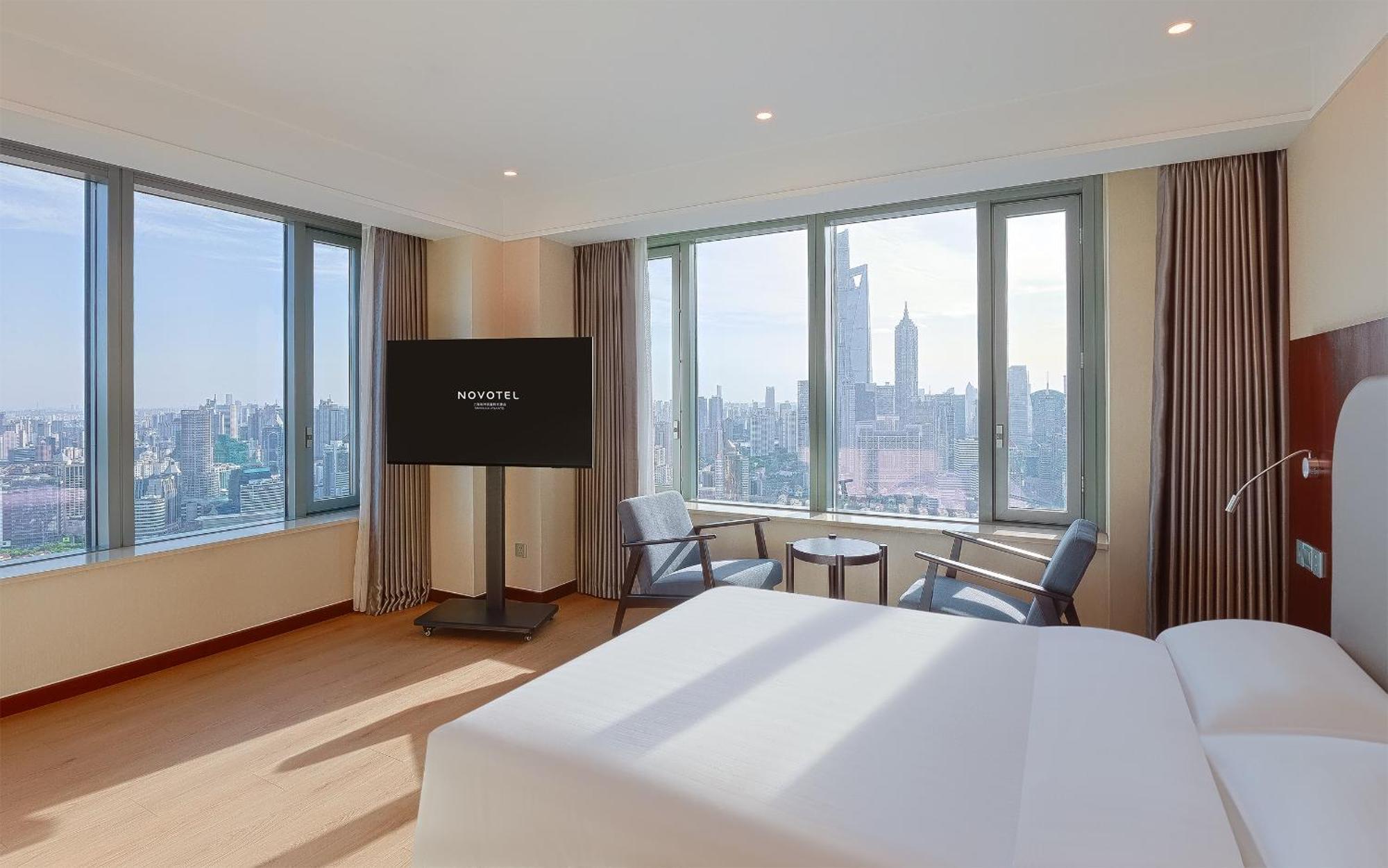 Novotel Atlantis Shanghai - Breakfast In The Clouds With River View In The Revolving Restaurant & 24Hours Free Self-Laundry Zewnętrze zdjęcie